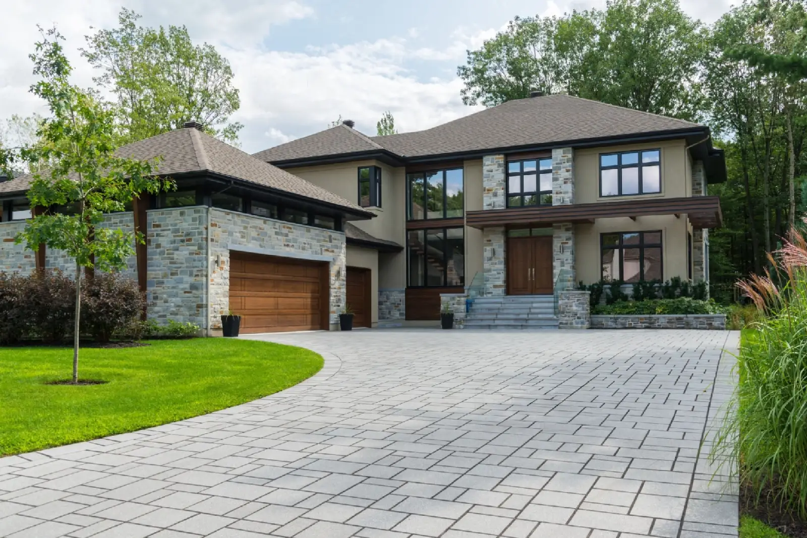 Burlington, ON new custom home